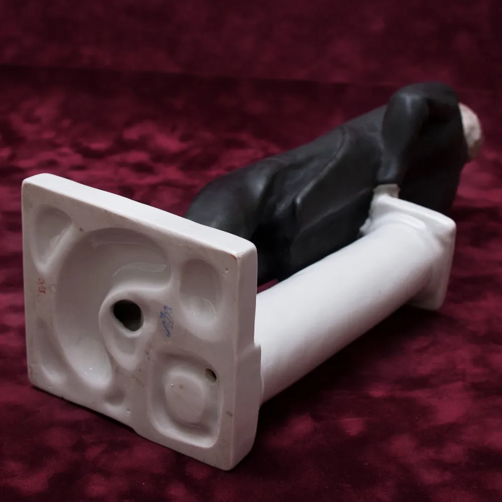 Коллекционная Фарфоровая статуэтка «Артист Норцов в роли Евгения Онегина», ЛФЗ СССР, 50-е гг.