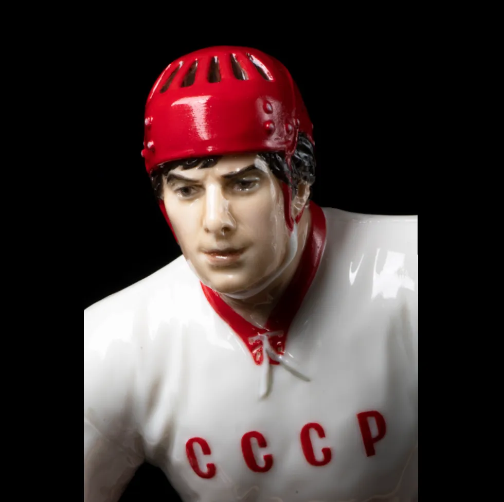 Коллекционная Авторская Статуэтка «Хоккеист СССР – Валерий Харламов №17», фарфор, Россия.