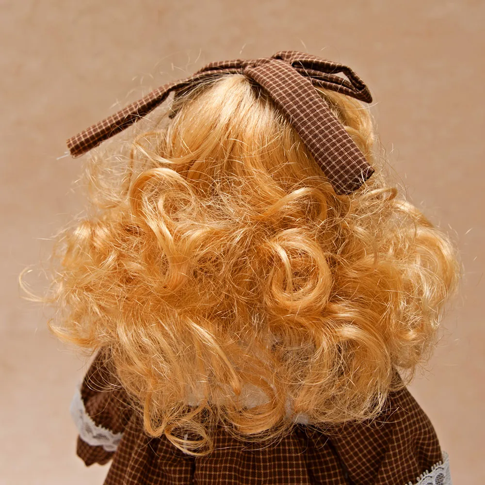 Коллекционная фарфоровая кукла №7  Н - 31 см.