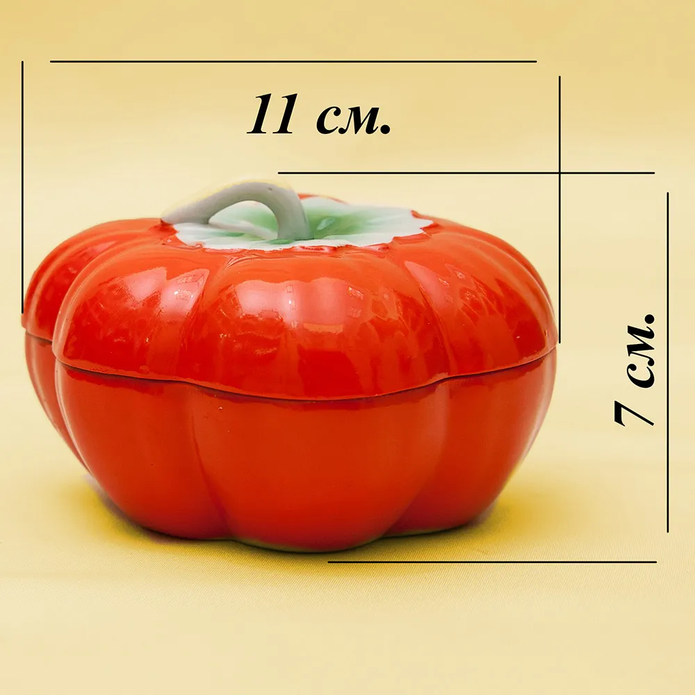 Шкатулка - Бонбоньерка «Сеньор Помидор» Фарфор - ДФЗ Вербилки - СССР - 1961 год.