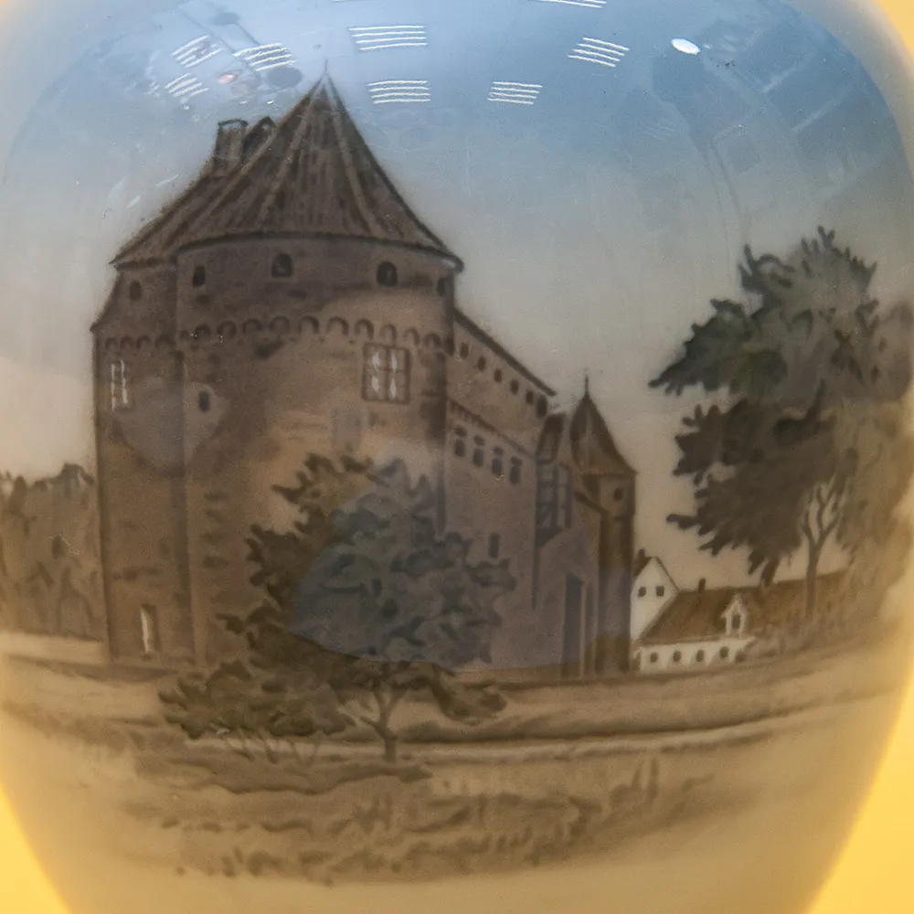 Редкость! Коллекционная  Фарфоровая Ваза «ЗАМОК», ROYAL COPENHAGEN, Дания - 1947 год.