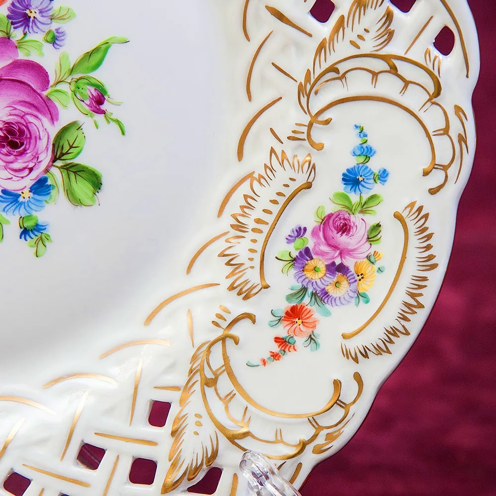 Прорезной Фарфор Коллекционная Тарелка - Блюдо «Садовый букет», SP Dresden Германия.