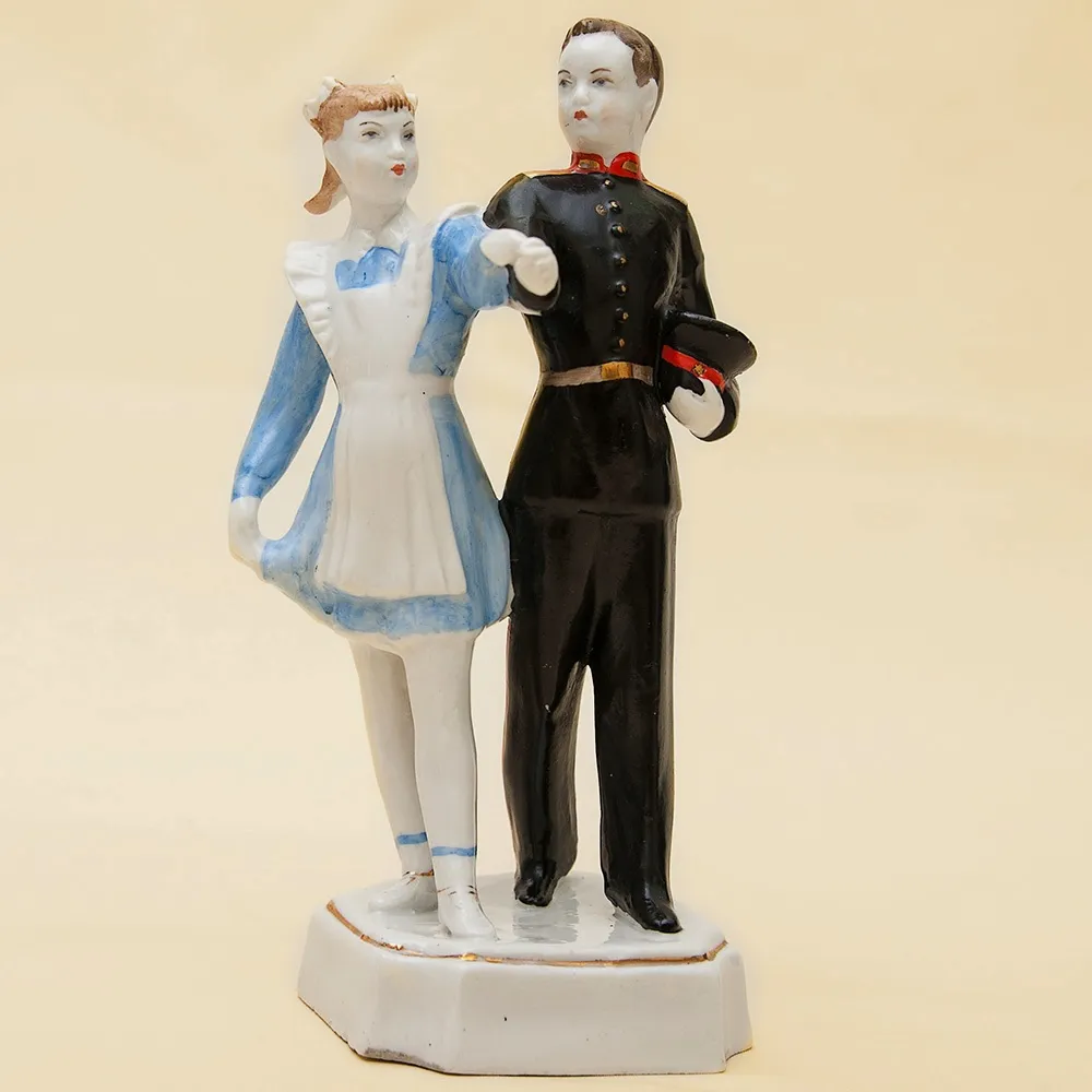 Статуэтка - Фарфоровая Композиция «Первый Вальс» СССР Дулево -1951 год.