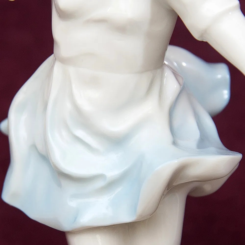 Фарфоровая Статуэтка «Майский Танец», Hutschenreuther, Германия -1955-1968 годы.