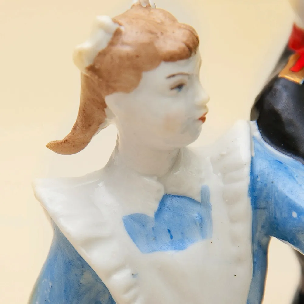 Статуэтка - Фарфоровая Композиция «Первый Вальс» СССР Дулево -1951 год.