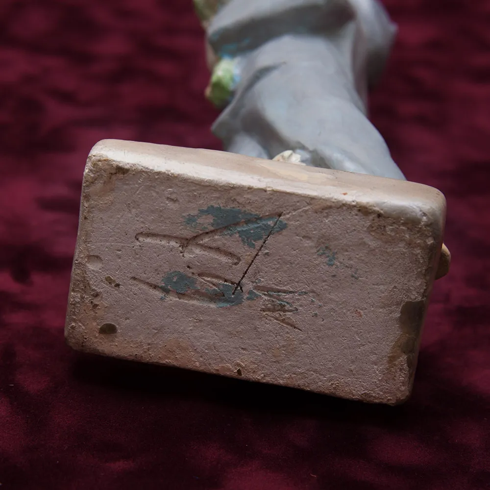 Гипсовая статуэтка «Первый раз - в Первый Класс» КГЗ СССР - 50-е годы ХХ века.