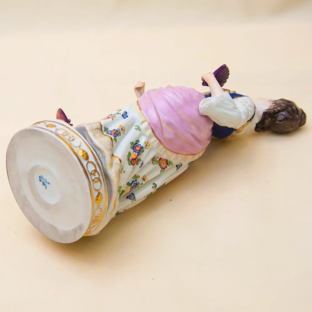 Большая! Фарфоровая статуэтка «Дама с веером» VOLKSTEDT  Германия -1915-1934 гг.