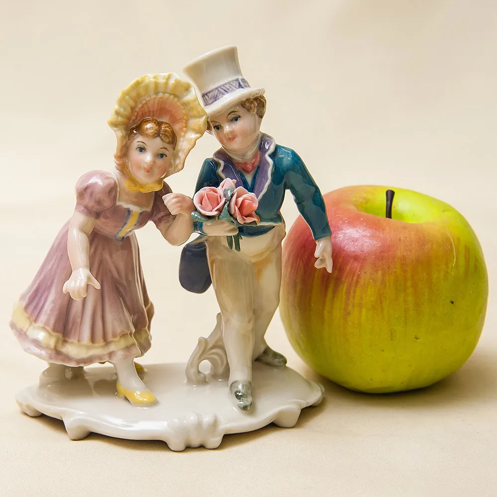 Редкость!!! Фарфоровая Статуэтка «Букет для Мамы», Карл Энс / Karl Ens, Германия, 30-е гг.