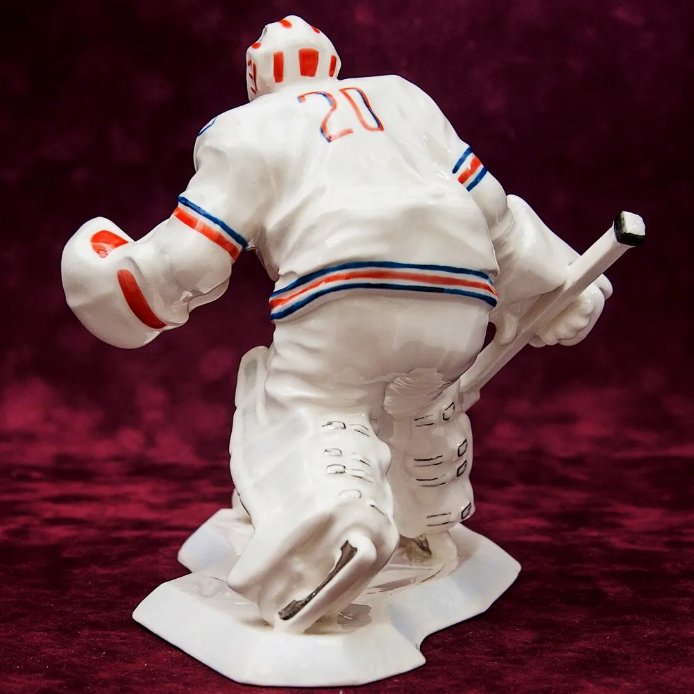 Коллекционная Фарфоровая Статуэтка «Вратарь - Хоккей - Спорт» Россия.
