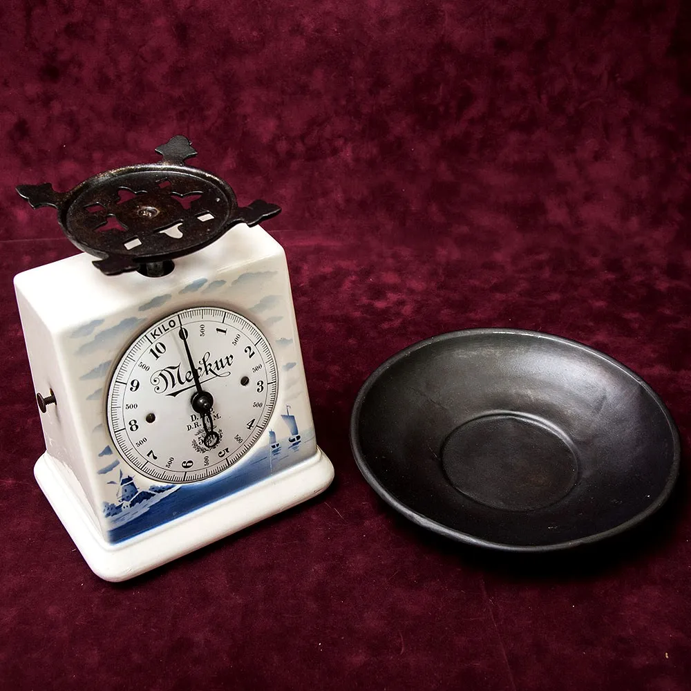 Кухонные Весы «Merkur» в Фарфоровом корпусе, D.R & G.M., Германия -1915 год.