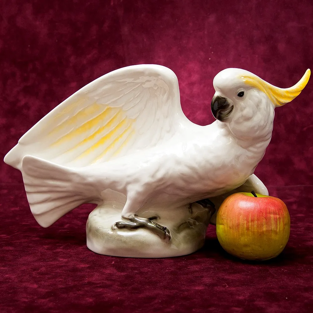 Большая Статуэтка Птица - Попугай - Какаду Желтохохлый, фарфор ИФЗ, Россия.