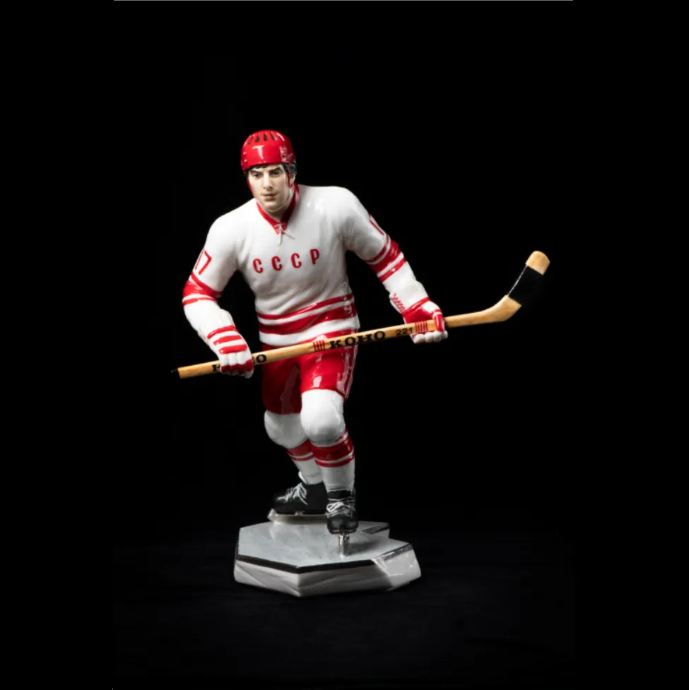 Коллекционная Авторская Статуэтка «Хоккеист СССР – Валерий Харламов №17», фарфор, Россия.