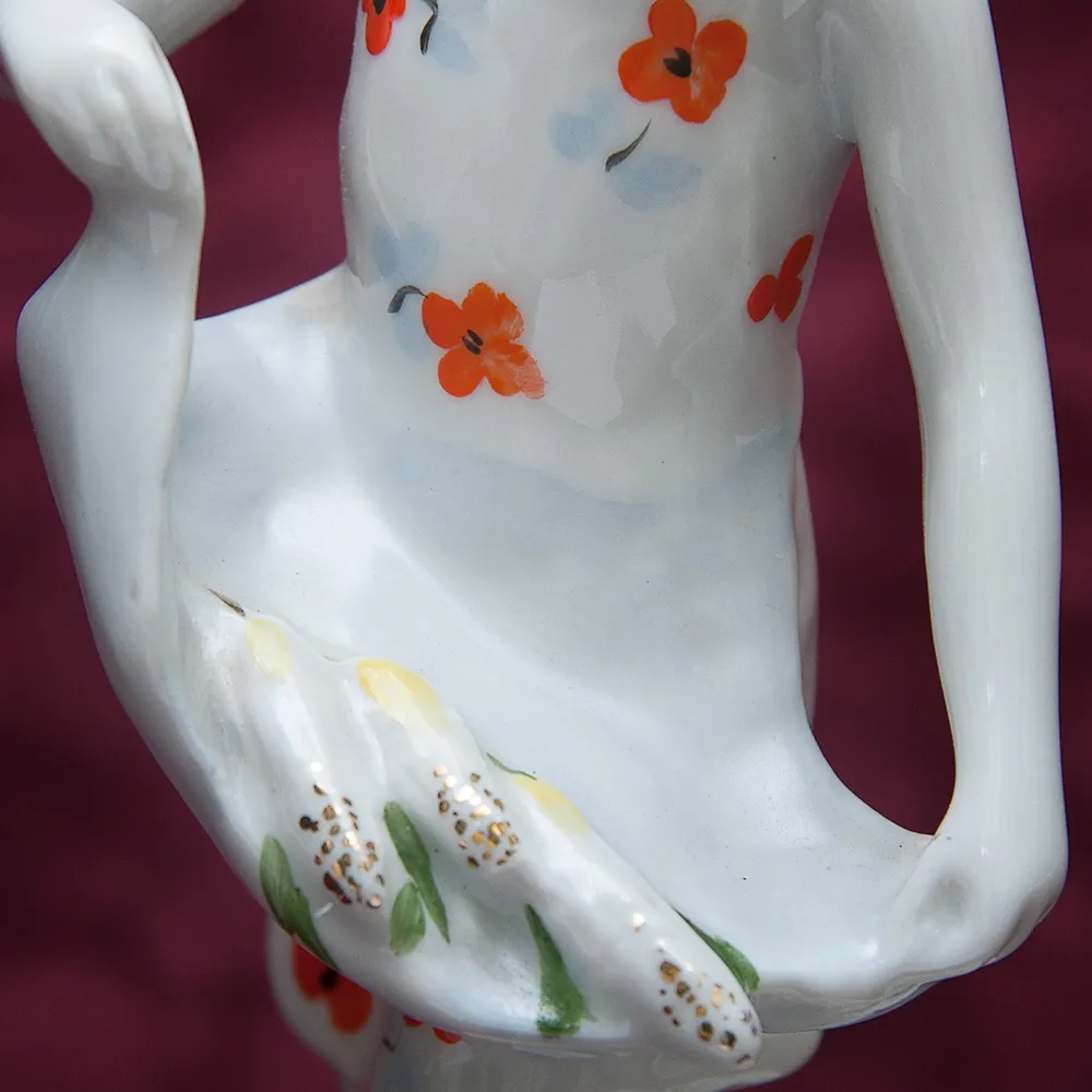 РЕДКОСТЬ!! Фарфоровая Статуэтка «Девочка с кукурузой», ЛФЗ СССР - 1960 год.