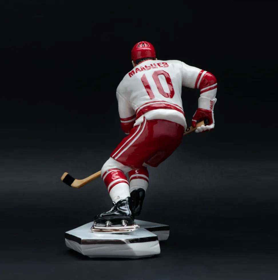 Коллекционная Авторская Статуэтка «Хоккеист СССР – Александр Мальцев №10», фарфор, Россия.