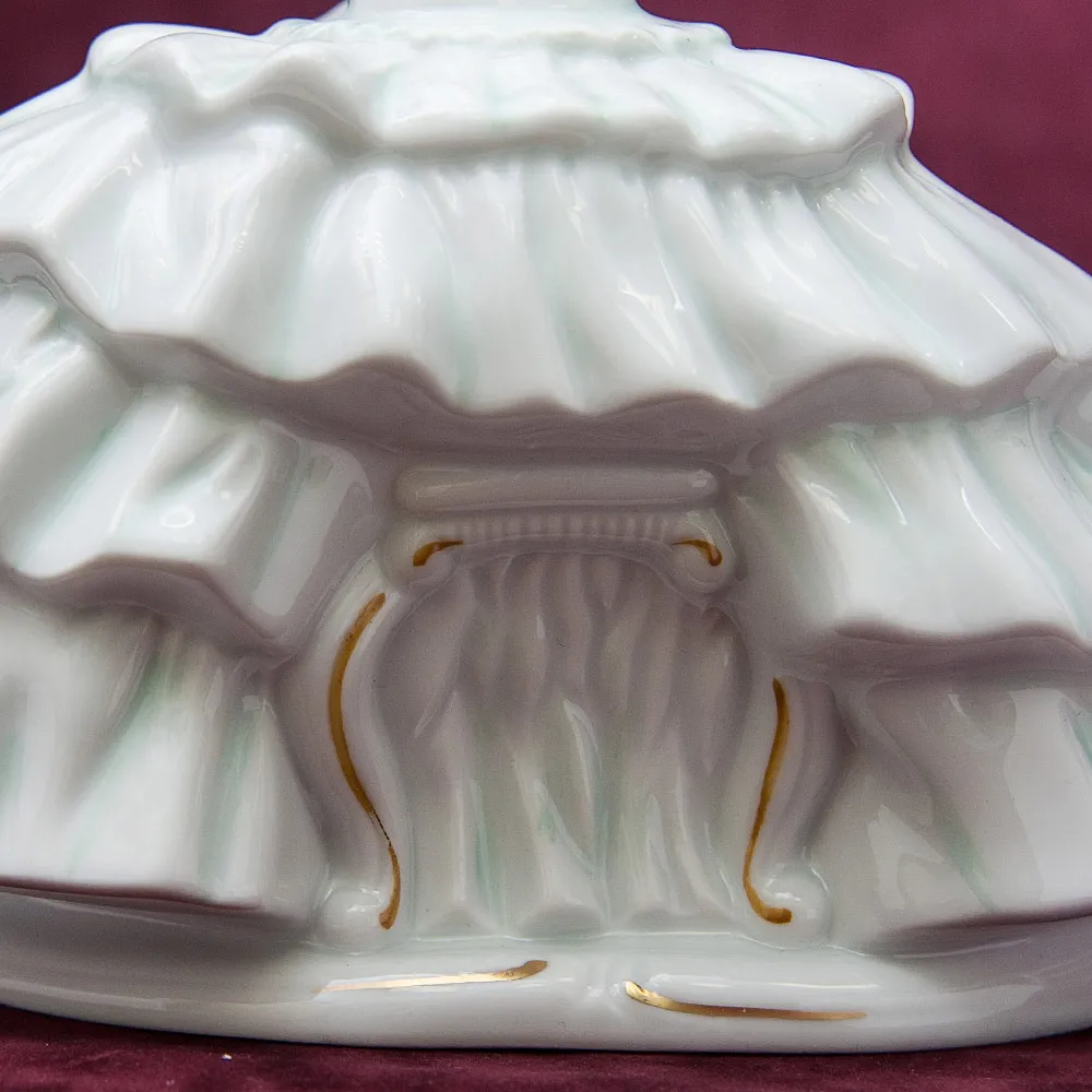 Фарфоровая статуэтка «Балерина c зеркальцем» ВАЛЕНДОРФ - WALLENDORF  Германия -1963 год.