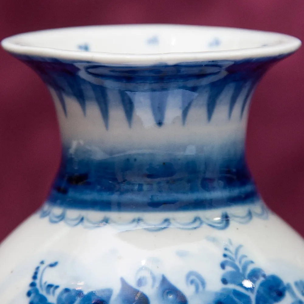 Авторская Коллекционная Фарфоровая Ваза «Розы» СССР ГЖЕЛЬ - 1980 год.