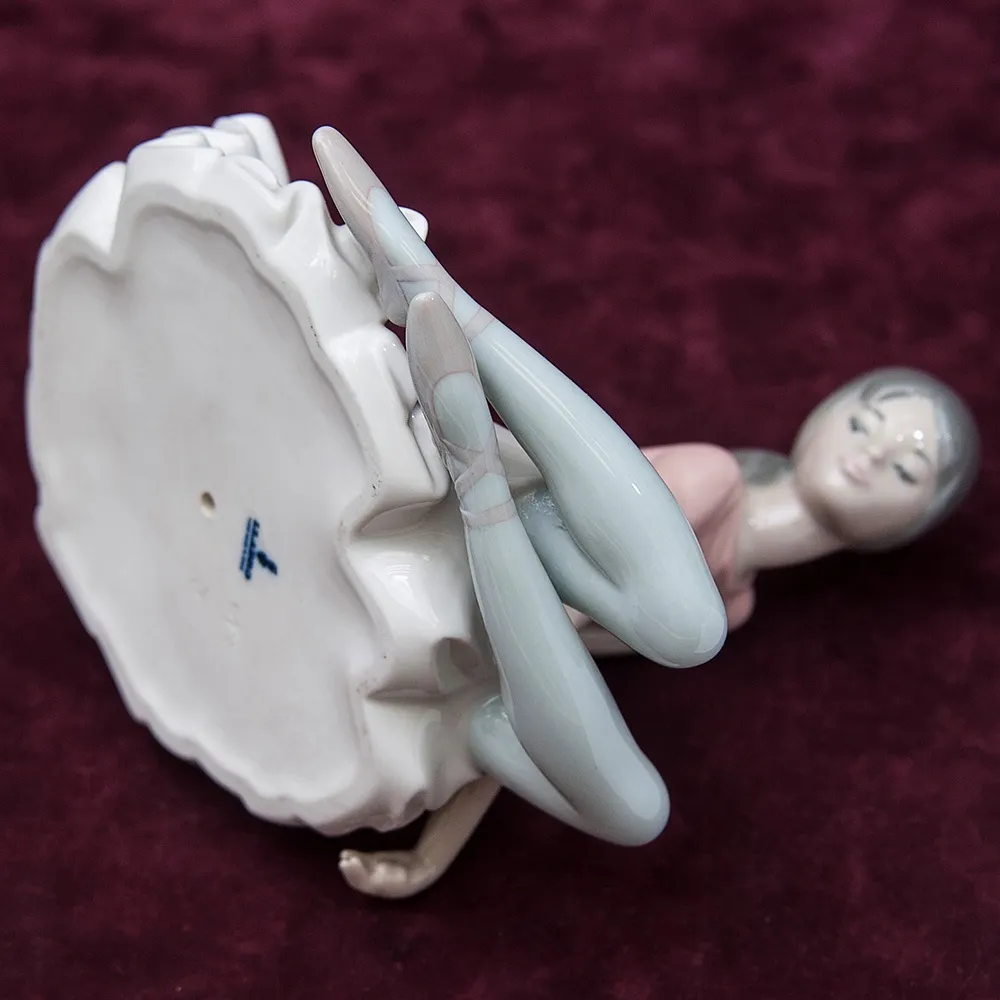 Коллекционная Фарфоровая статуэтка «Маленькая балерина в розовом» Lladro, Испания - 1978 год.