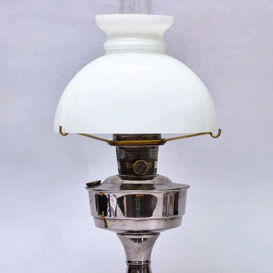 Редкость!!! Винтажная Керосиновая Лампа с Матовым Стеклянным Плафоном «Aladdin» Англия 50гг.