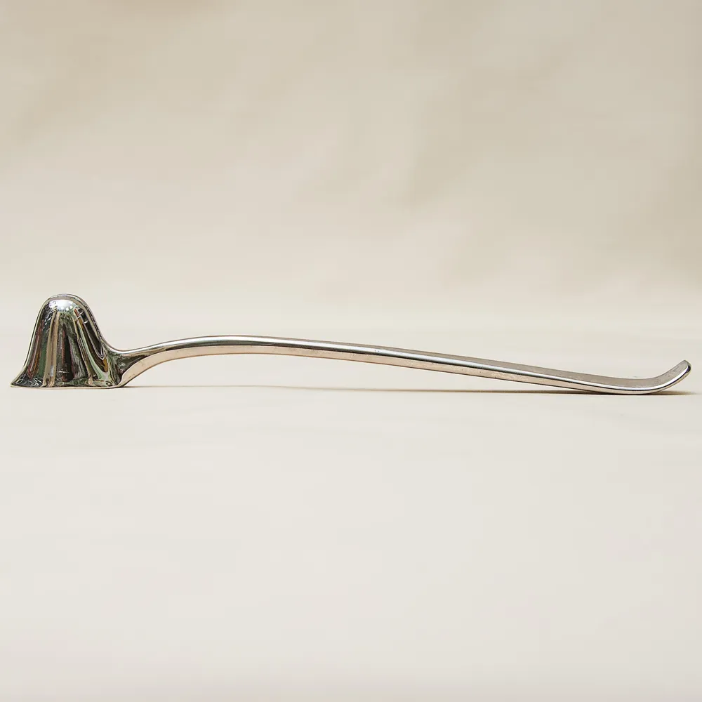 Винтажное Приспособление для Тушения Горящих Свечей «Гасильник - Тушитель», Silverplated SHEFFIELD Англия.