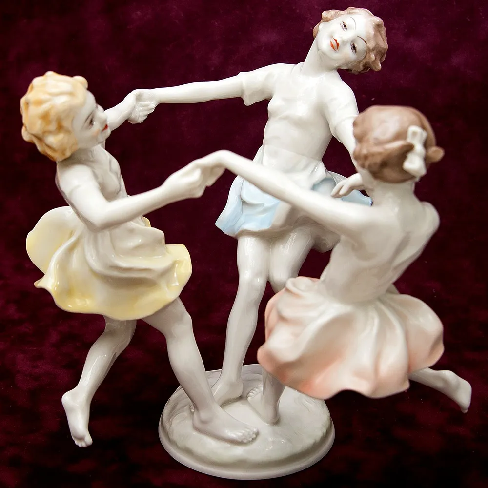 Фарфоровая Статуэтка «Майский Танец», Hutschenreuther, Германия -1955-1968 годы.
