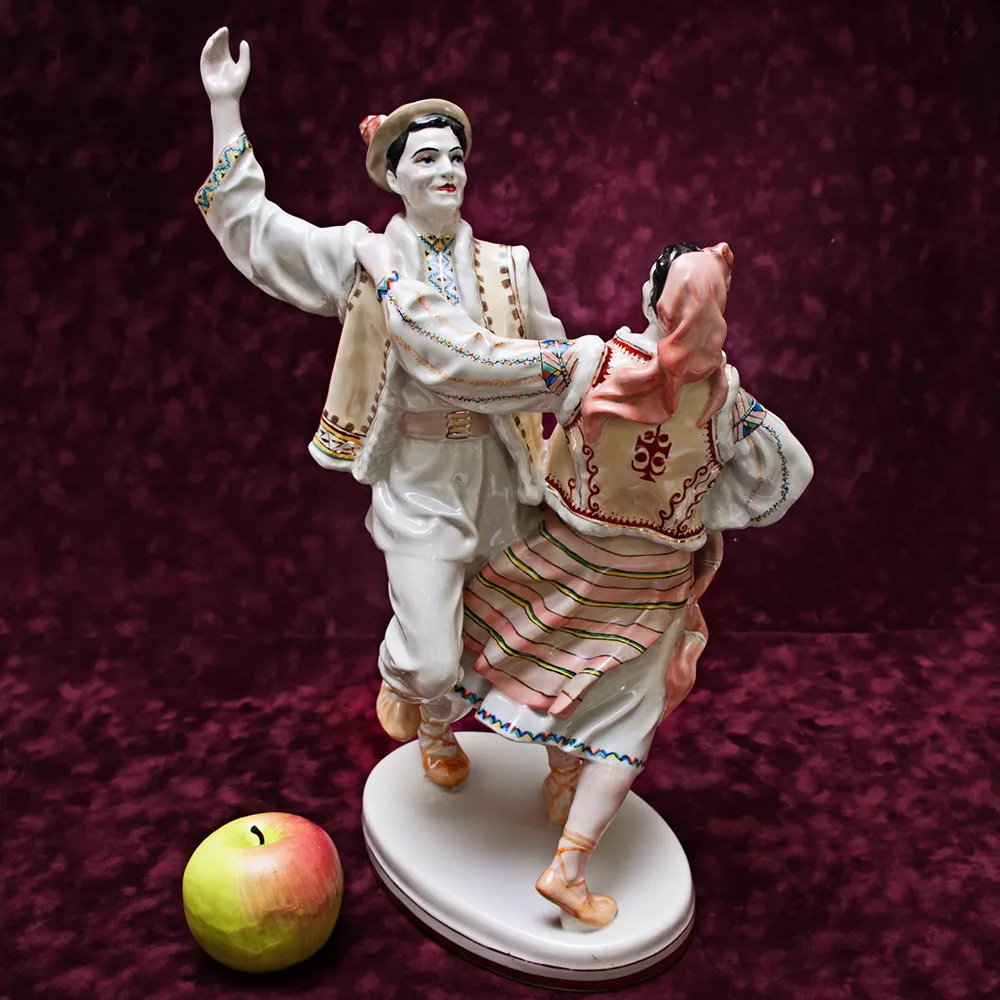 Редкость!!! Большая Фарфоровая Статуэтка «Гуцульский танец. Коломийка» Городницкий ФЗ - CCCР.