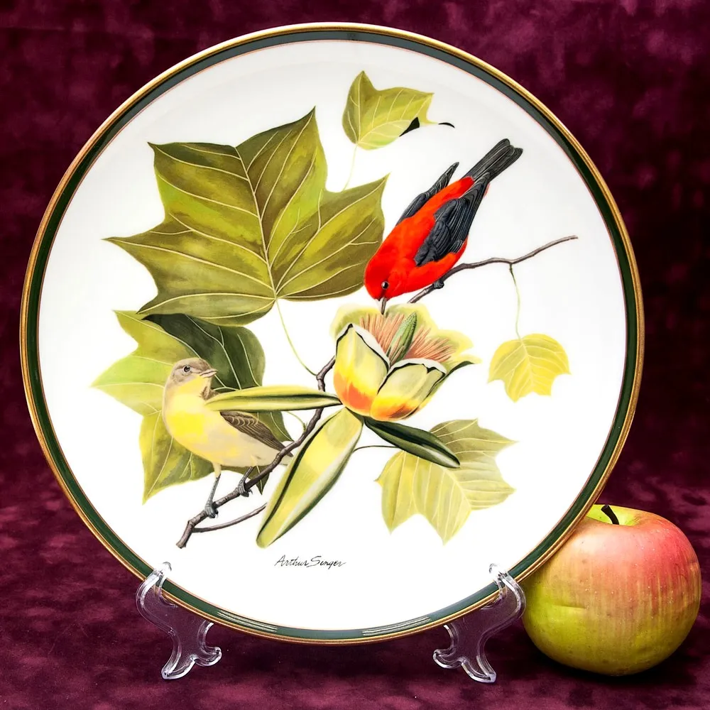 Коллекционная Тарелка - Блюдо «Красно-Черная Пиранга» Фарфор, WEDGWOOD Англия 1977 год.