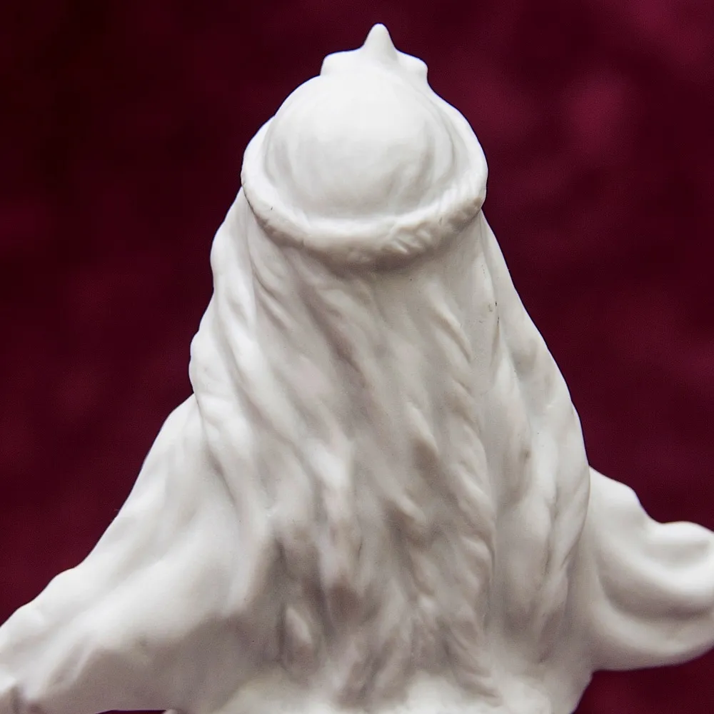 Коллекционная Авторская Статуэтка «Ёлочка» из серии «Детский Утренник», фарфор ИФЗ, Россия.