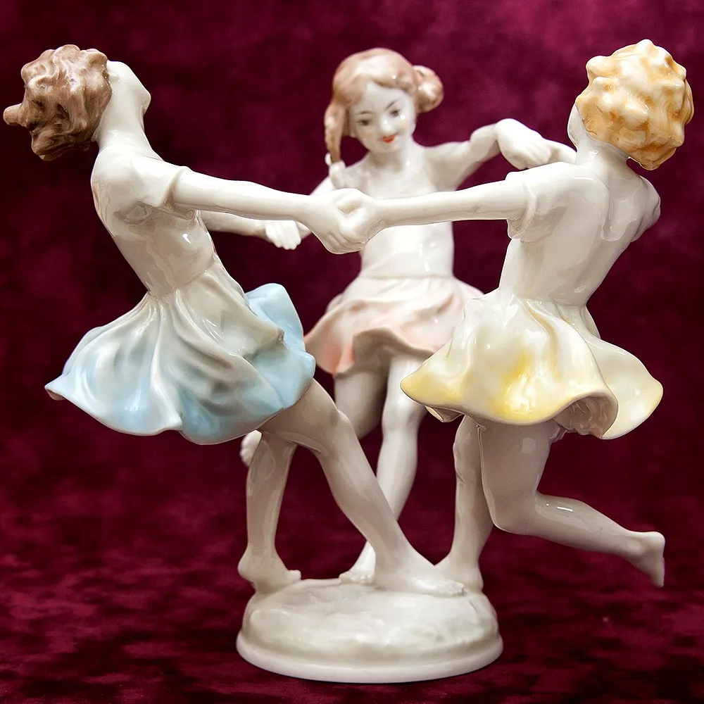 Фарфоровая Статуэтка «Майский Танец», Hutschenreuther, Германия -1955-1968 годы.