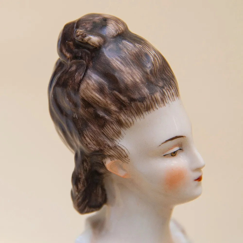 Большая! Фарфоровая статуэтка «Дама с веером» VOLKSTEDT  Германия -1915-1934 гг.