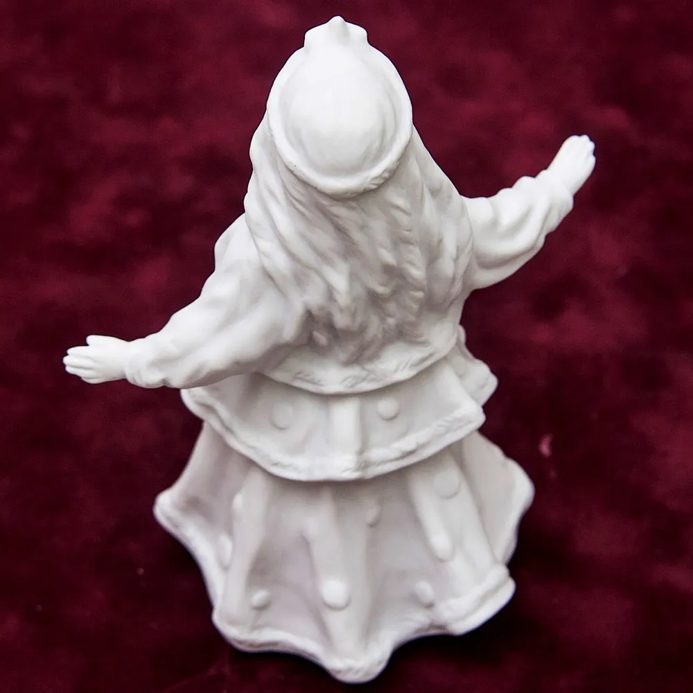 Коллекционная Авторская Статуэтка «Ёлочка» из серии «Детский Утренник», фарфор ИФЗ, Россия.