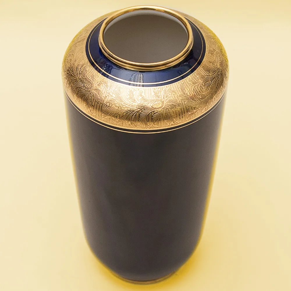 Винтажная Ваза Кобальт с Золотым Орнаментом Lindner Бавария, Германия 60 -е годы ХХ века.