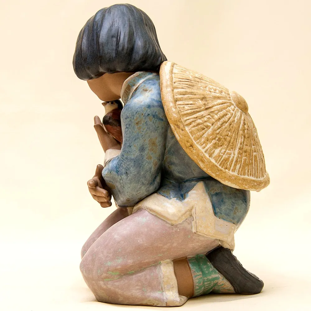 Коллекционная Фарфоровая статуэтка «Девочка с воробьем» серия Грес Lladro, Испания - 1991 год.