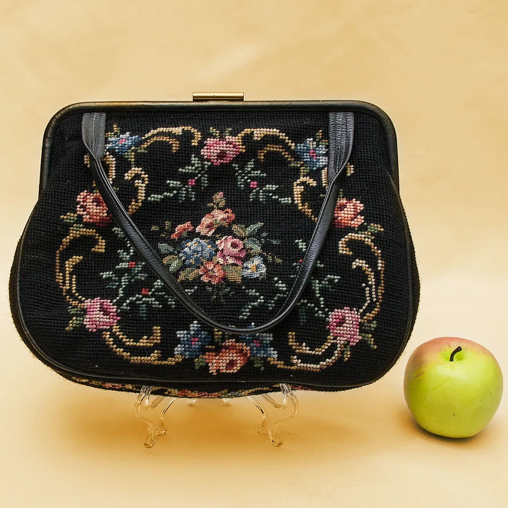 Винтажная Дамская Сумка из Тёмного Гобелена Западной Германии 60 -е годы ХХ века.