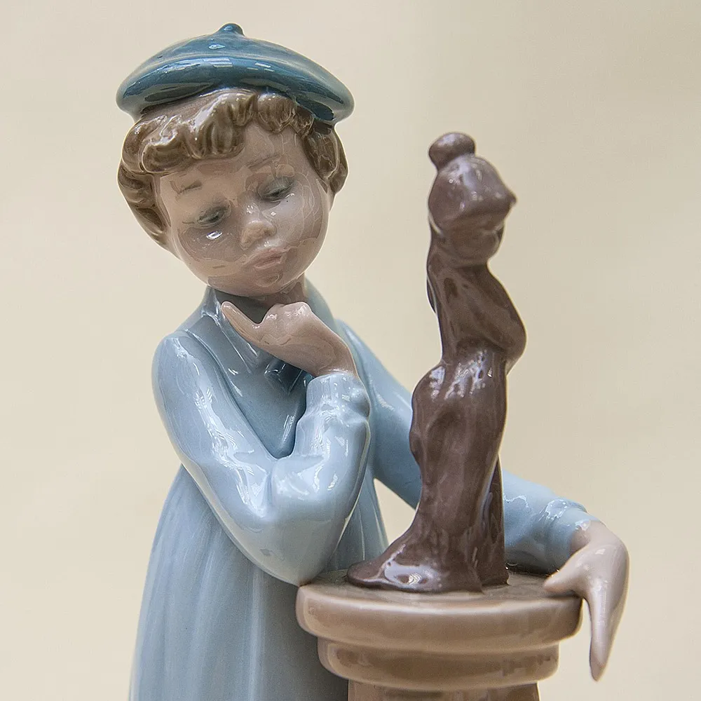 Коллекционная Фарфоровая статуэтка «Маленький скульптор» Lladro, Испания - 1985 год.