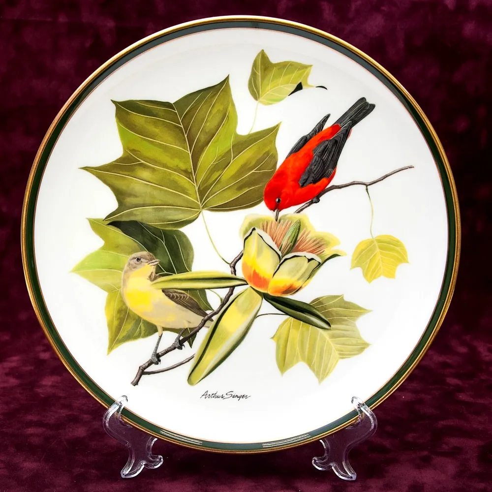 Коллекционная Тарелка - Блюдо «Красно-Черная Пиранга» Фарфор, WEDGWOOD Англия 1977 год.