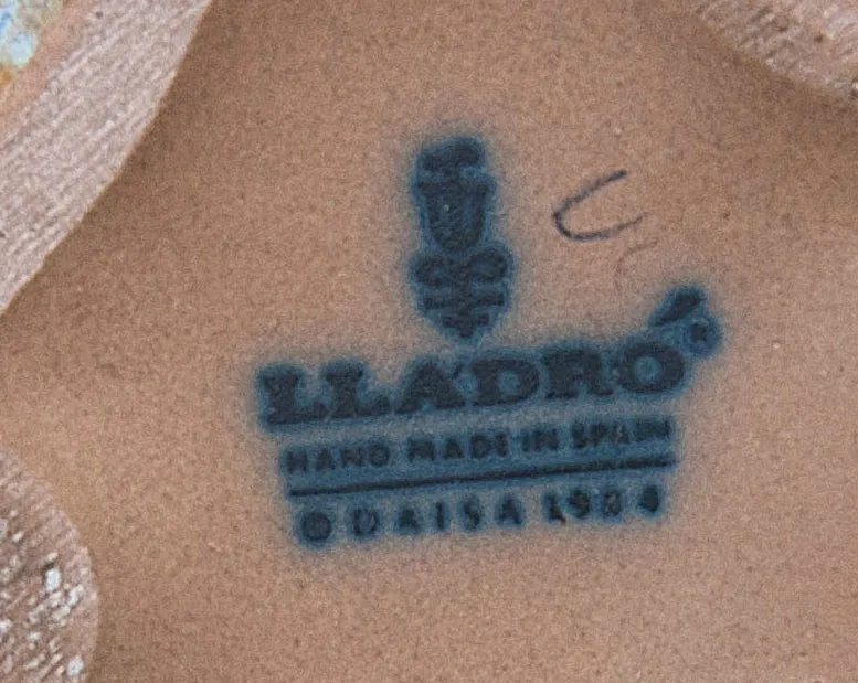 Коллекционная Фарфоровая статуэтка «Девочка в сомбреро» серия Грес Lladro, Испания - 1984 год.