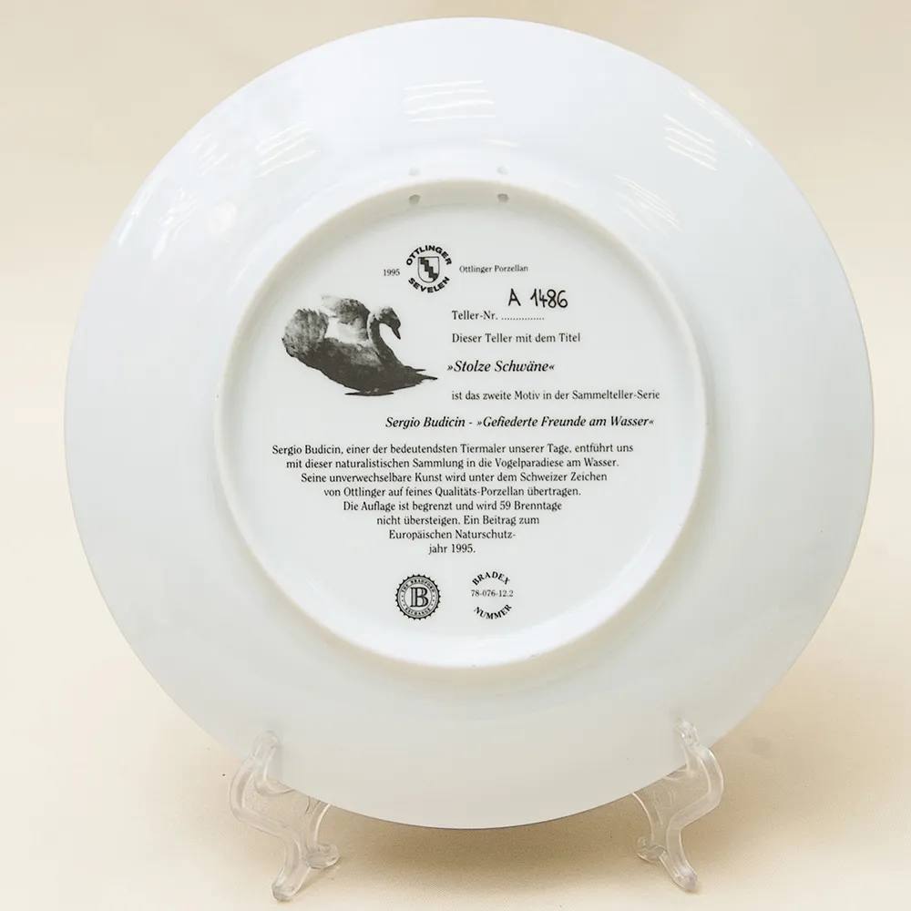 Коллекционная Тарелка «Гордые Лебеди» серия «Птицы у воды», Фарфор, Швейцария -1995г.