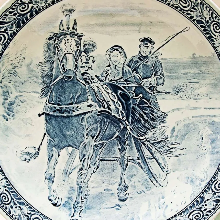 Декоративная Фарфоровая Тарелка «Зимний экипаж» DELFTs . d -40 см.