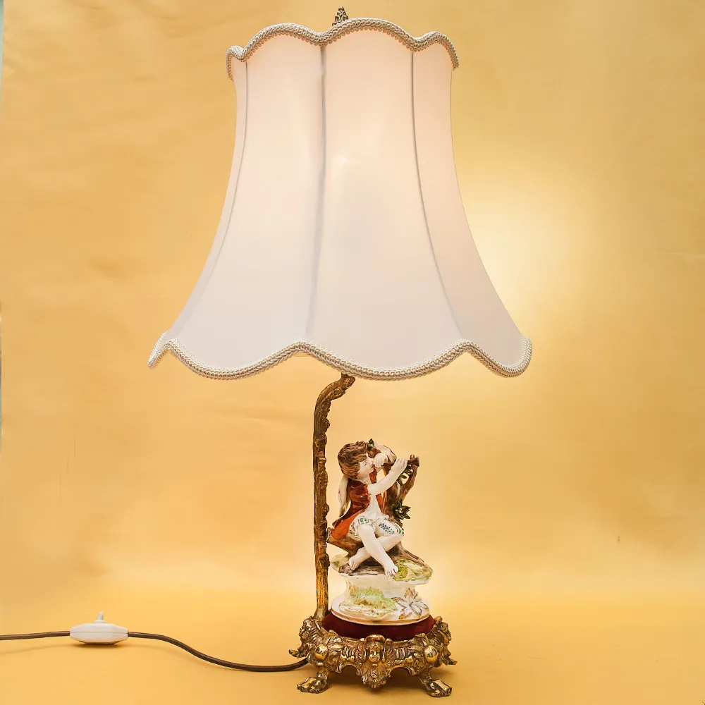 Электрическая Лампа - Светильник - Статуэтка «Мальчик с дудочкой» Фарфор Испания.