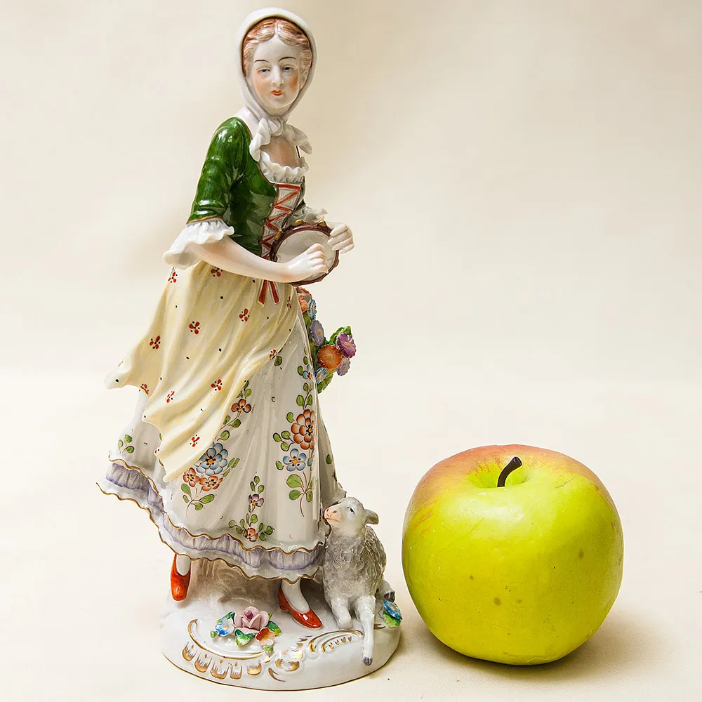 Коллекционная Фарфоровая Статуэтка «Весёлая Пастушка» Н-24см. SITZENDORF, Германия - 50гг..
