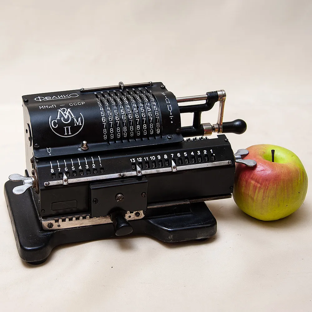 Винтажный Калькулятор - Арифмометр - Механическая Счётная Машинка «ФЕЛИКС».
