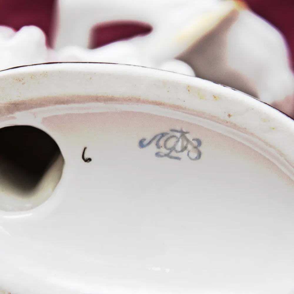 Коллекционная Фарфоровая Статуэтка «Юная помощница», ЛФЗ СССР - 1956 год.