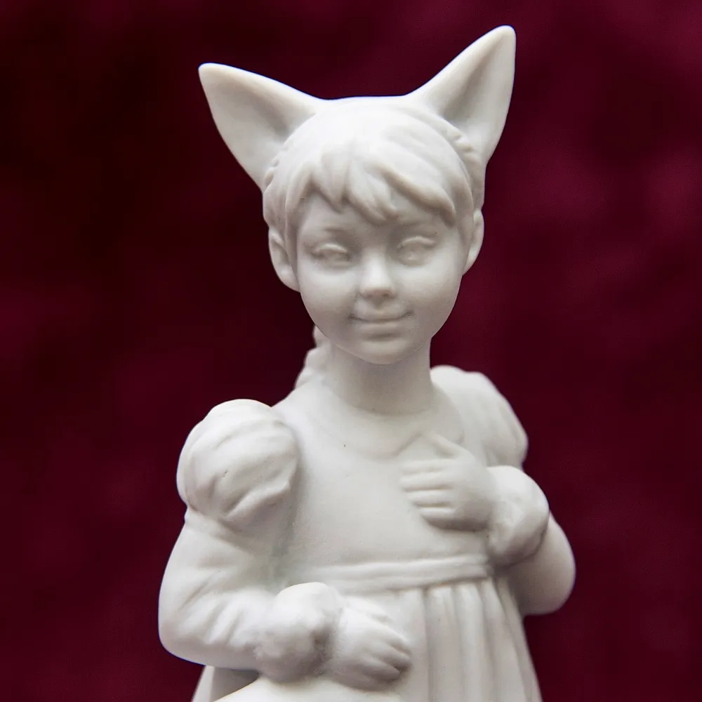 Коллекционная Авторская Статуэтка «Моя Лисичка» из серии «Детский Утренник», фарфор ИФЗ, Россия.