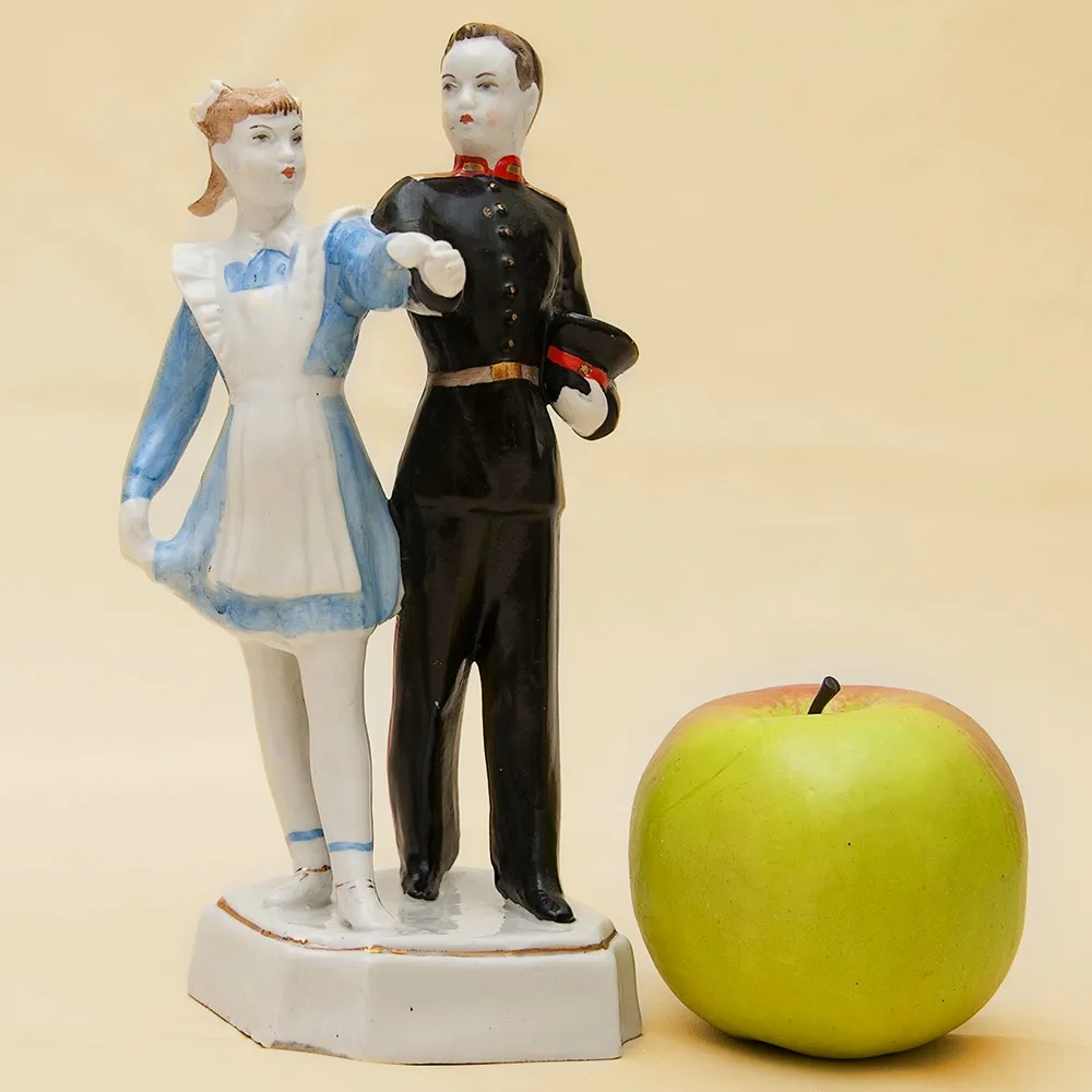 Статуэтка - Фарфоровая Композиция «Первый Вальс» СССР Дулево -1951 год.