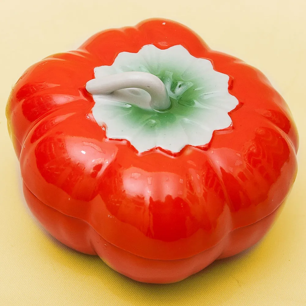 Шкатулка - Бонбоньерка «Сеньор Помидор» Фарфор - ДФЗ Вербилки - СССР - 1961 год.