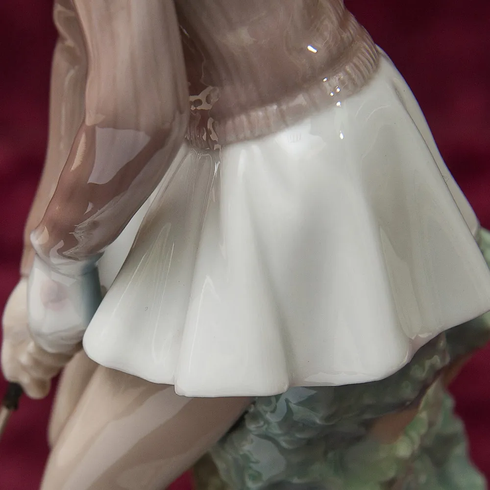 Редкая! Коллекционная Фарфоровая статуэтка «Гольфистка» Lladro, Испания - Н-28 см.