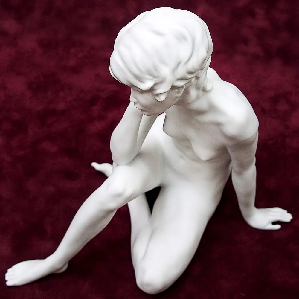 Бисквитный Фарфор - Статуэтка «Грёзы» Н-23см., Kaiser, Германия - 1990 год.