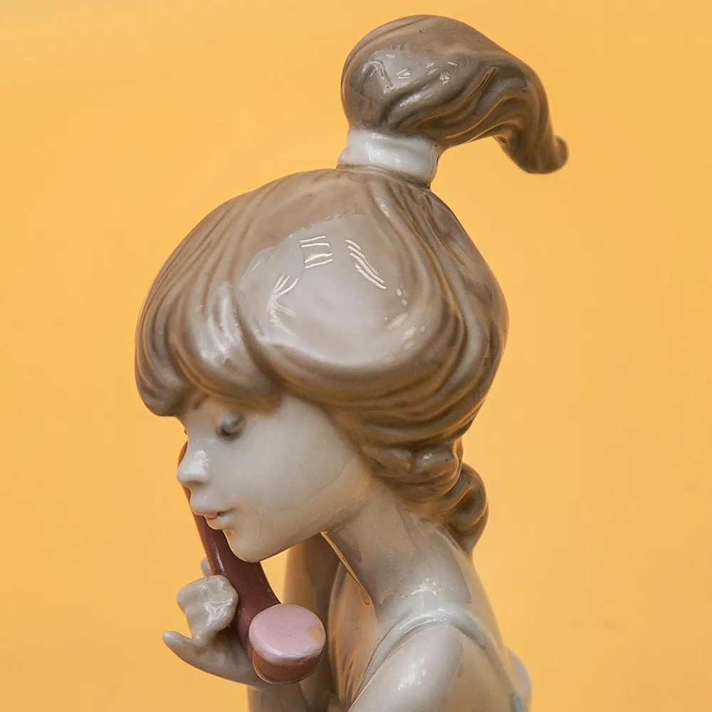 Фарфоровая Статуэтка «Телефонный Разговор» Lladro, Daisa, Испания - 1987 год.
