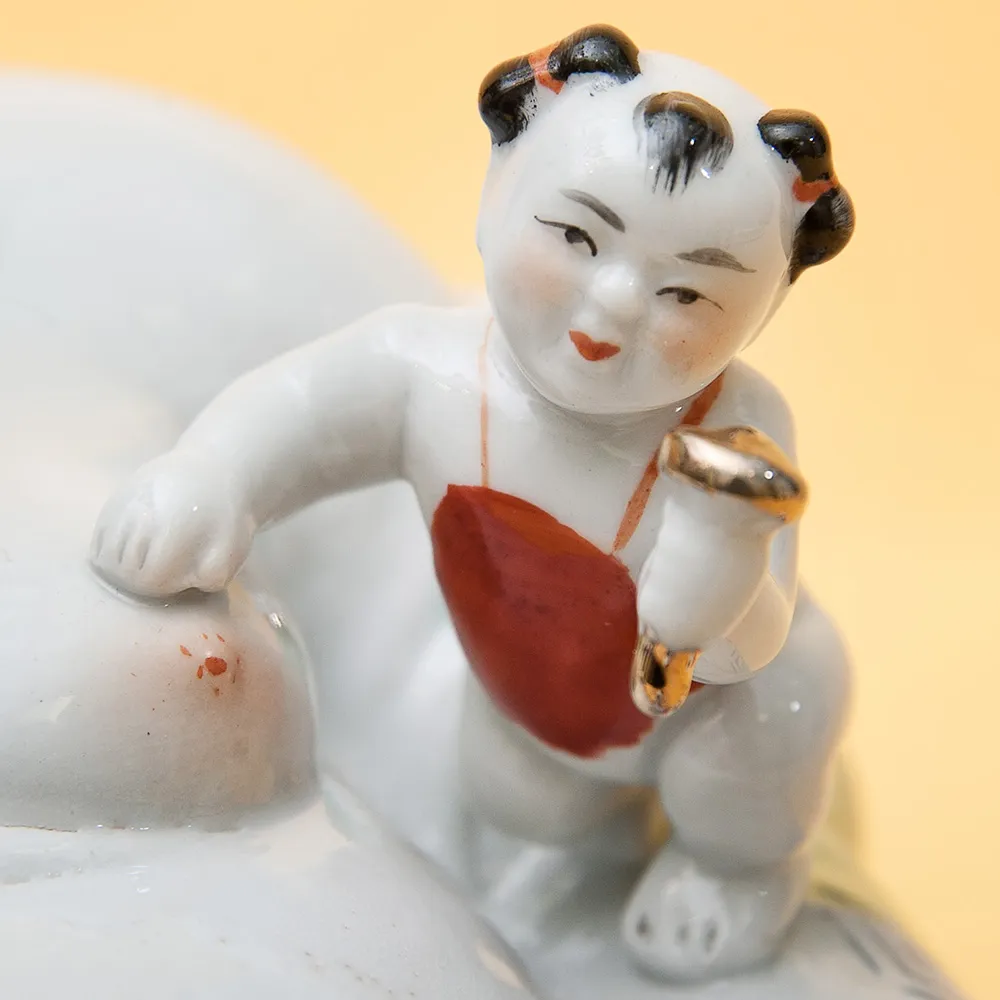 «Хотэй с детьми» Коллекционная Фарфоровая Статуэтка Китай 50 -е годы ХХ века.