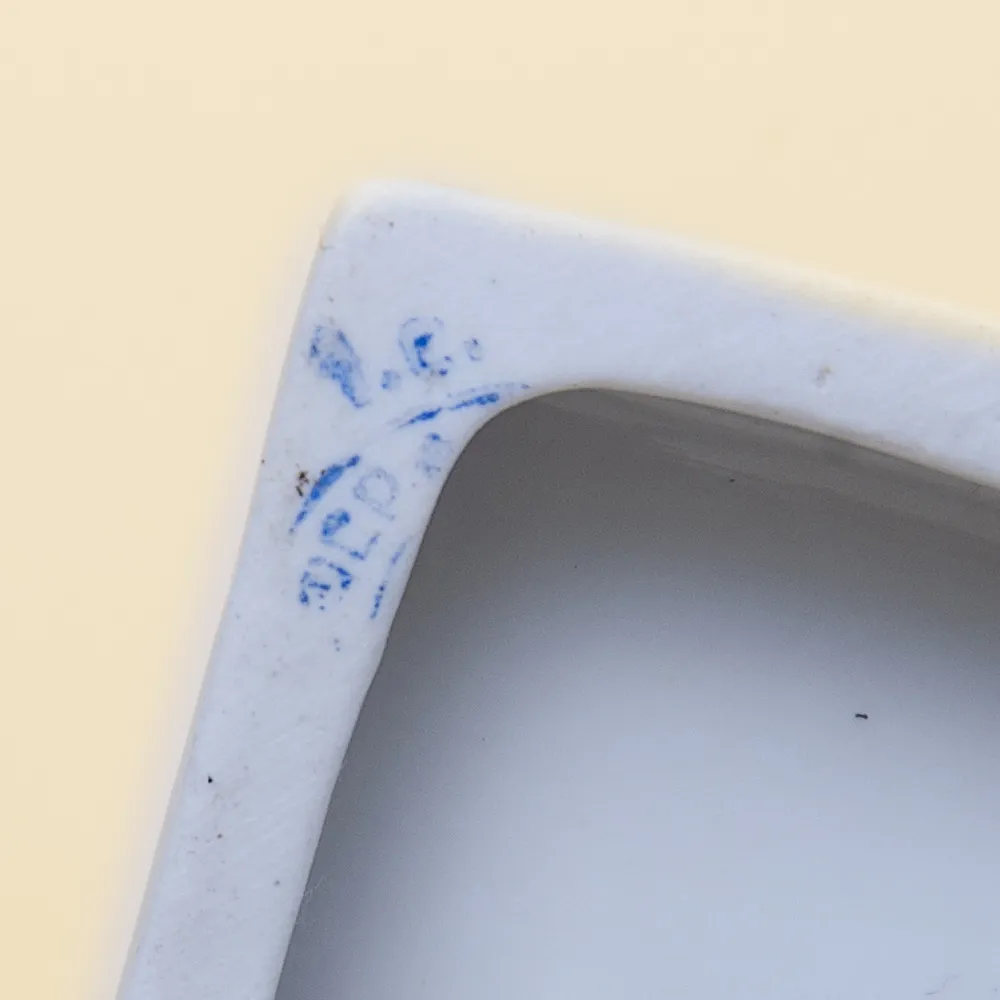 Коллекционная Фарфоровая статуэтка «Юный электрик», ДФЗ Вербилки СССР, середина ХХ века. 